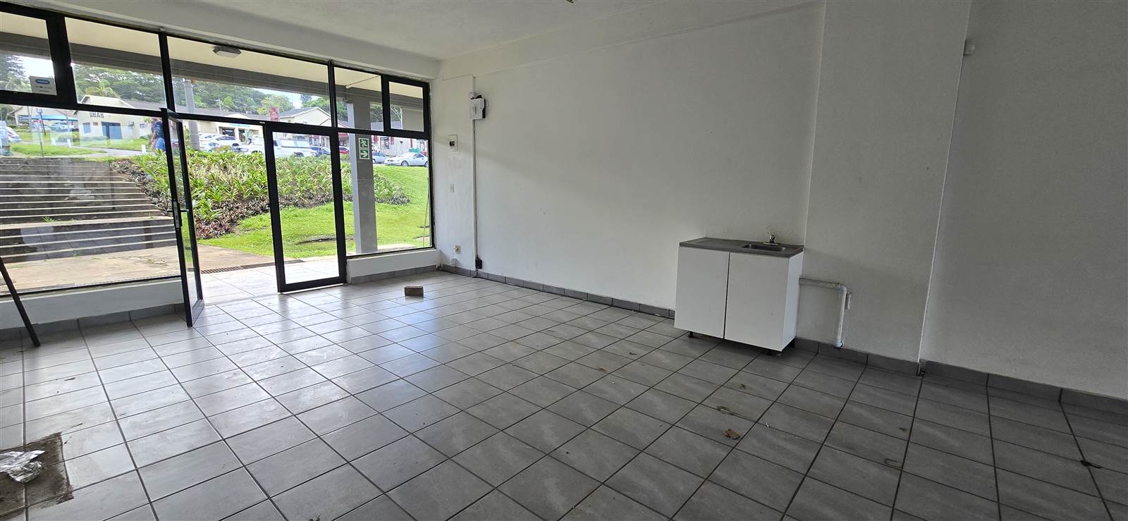 60  m² Commercial space in Uvongo photo number 6