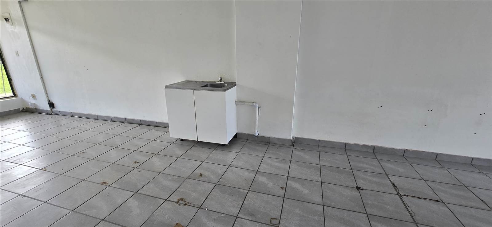 60  m² Commercial space in Uvongo photo number 5