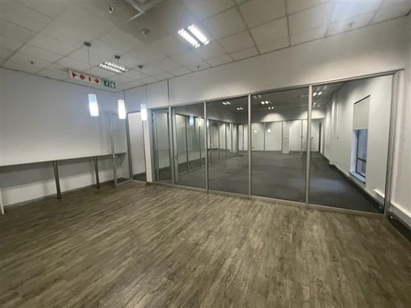 534  m² Commercial space in Rosebank