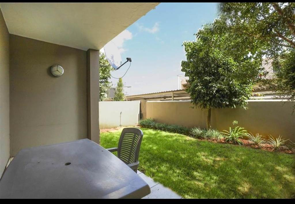 2 Bed Apartment in Rivonia photo number 13