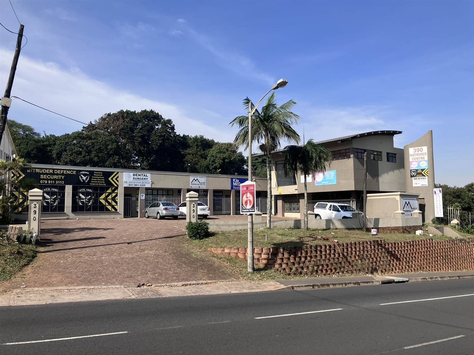 109  m² Commercial space in Amanzimtoti photo number 27