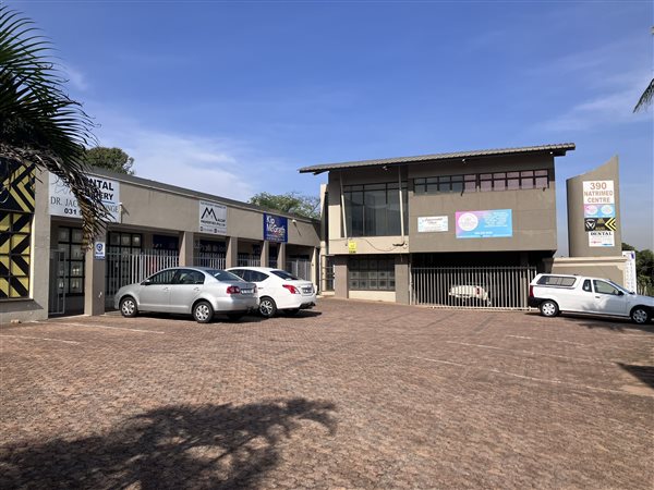 109  m² Commercial space