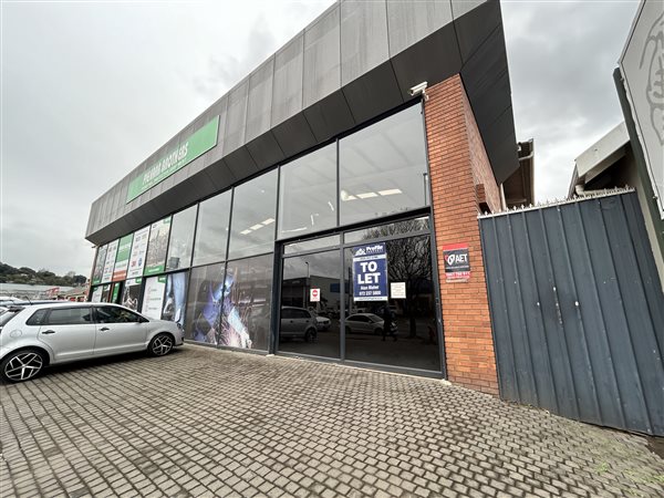 1 200  m² Commercial space