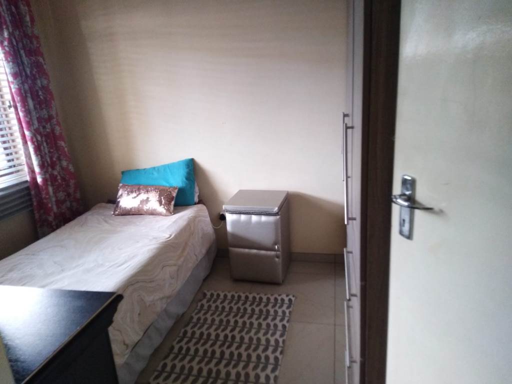 3 Bed Townhouse in Nagina photo number 7