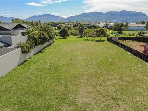 1471 m² Land available in The Islands Estate