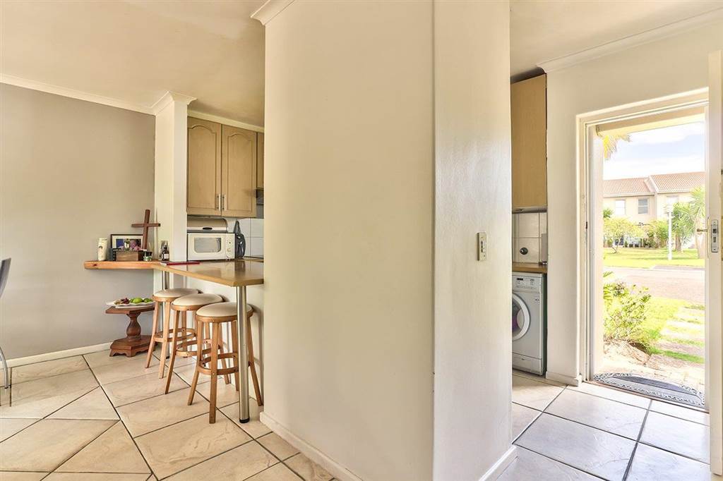 3 Bed Townhouse in Milnerton photo number 10