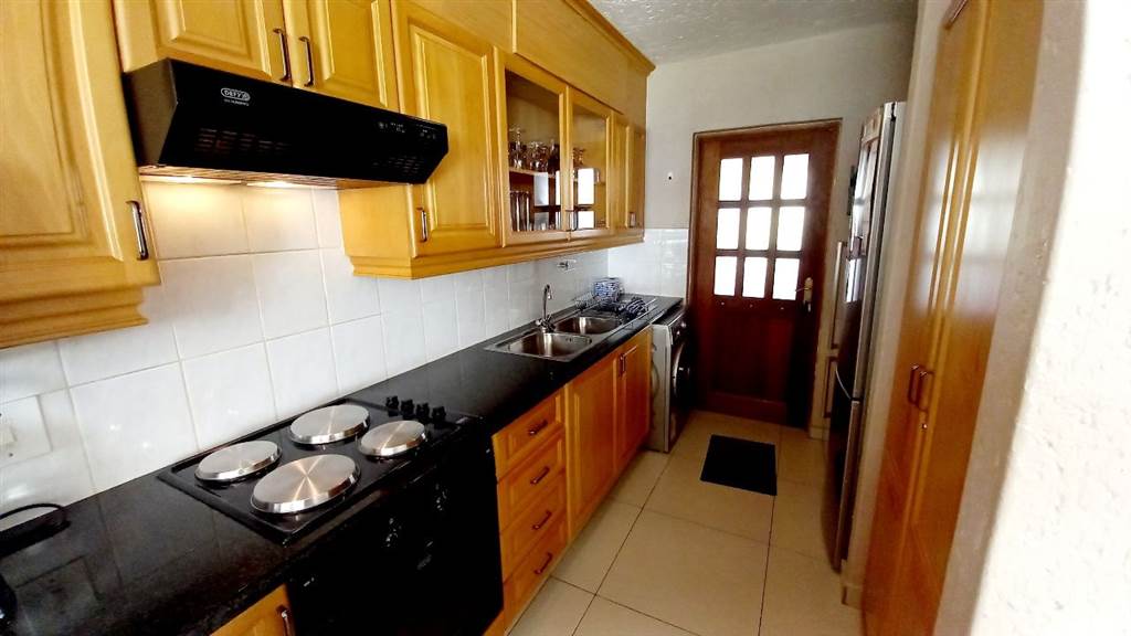 3 Bed Townhouse in Vaal Marina photo number 12