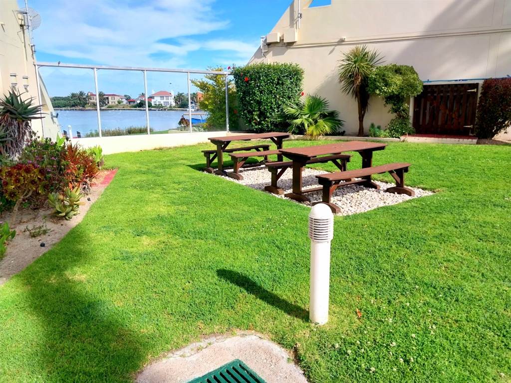 1 Bed Apartment in Port Owen photo number 21