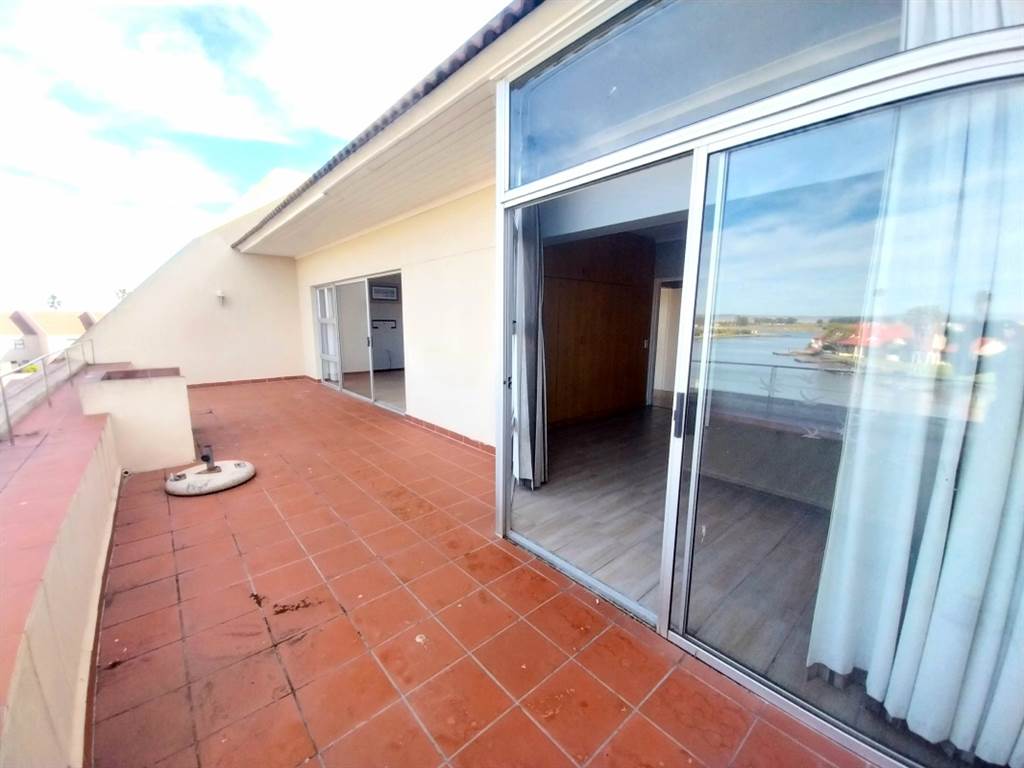 1 Bed Apartment in Port Owen photo number 14