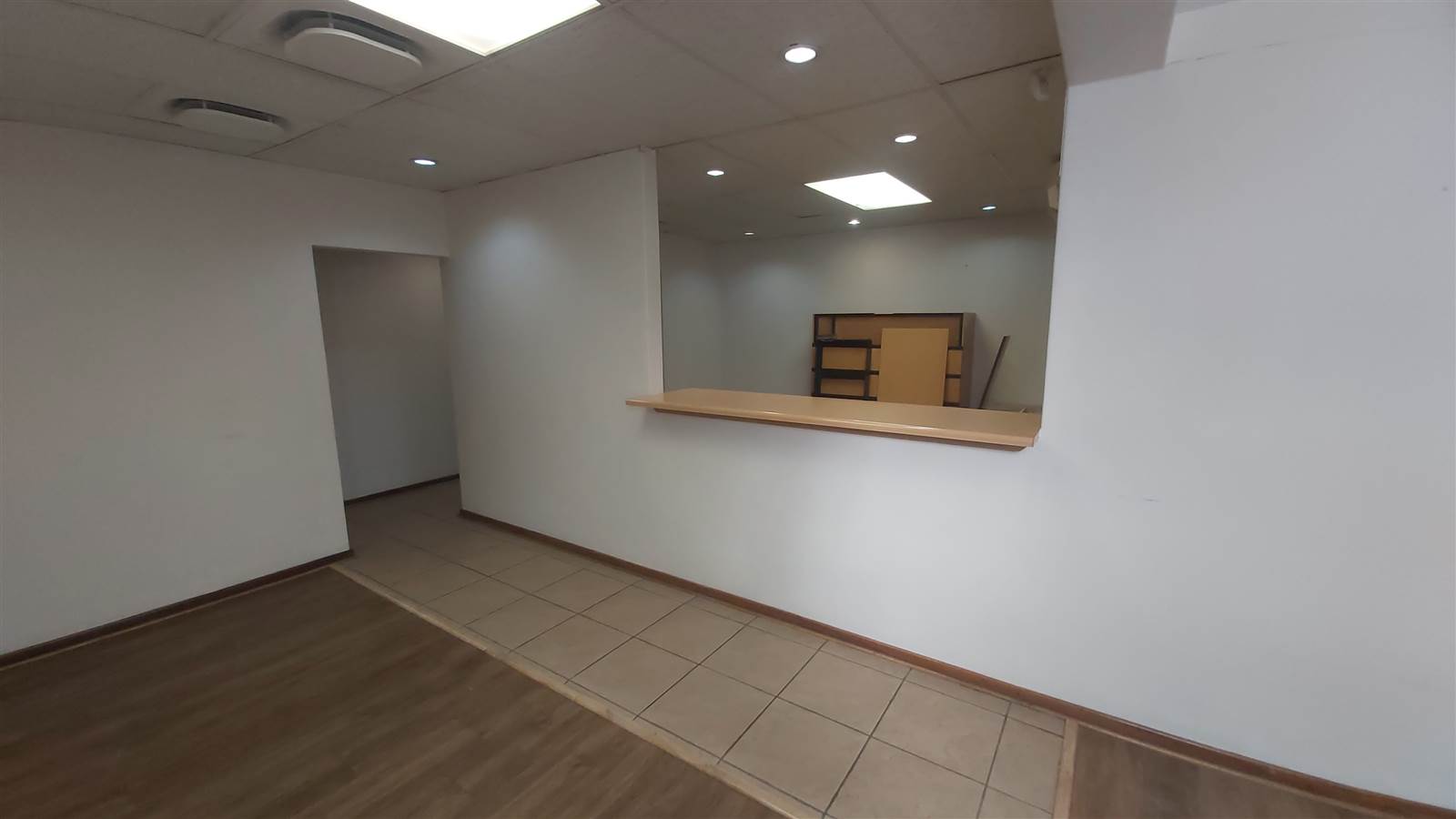 95  m² Commercial space in Sonheuwel photo number 3