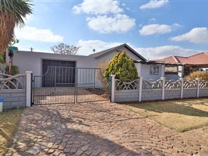 3 Bed House in Lenasia South