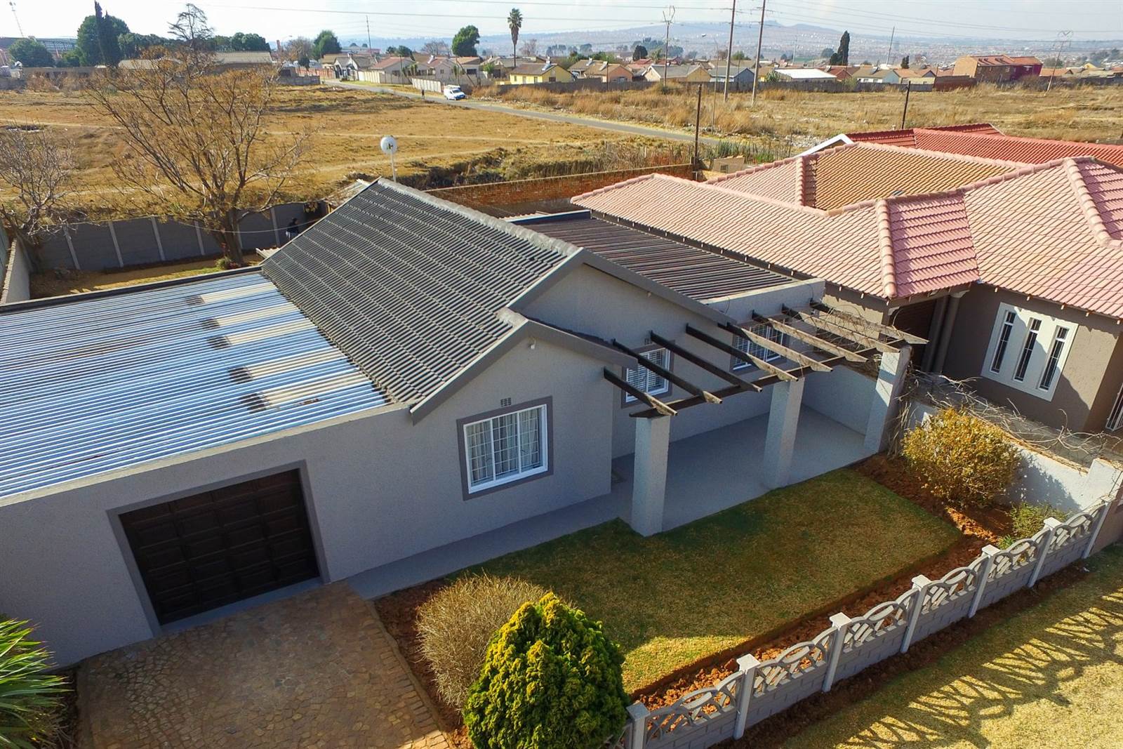 3 Bed House in Lenasia South photo number 28