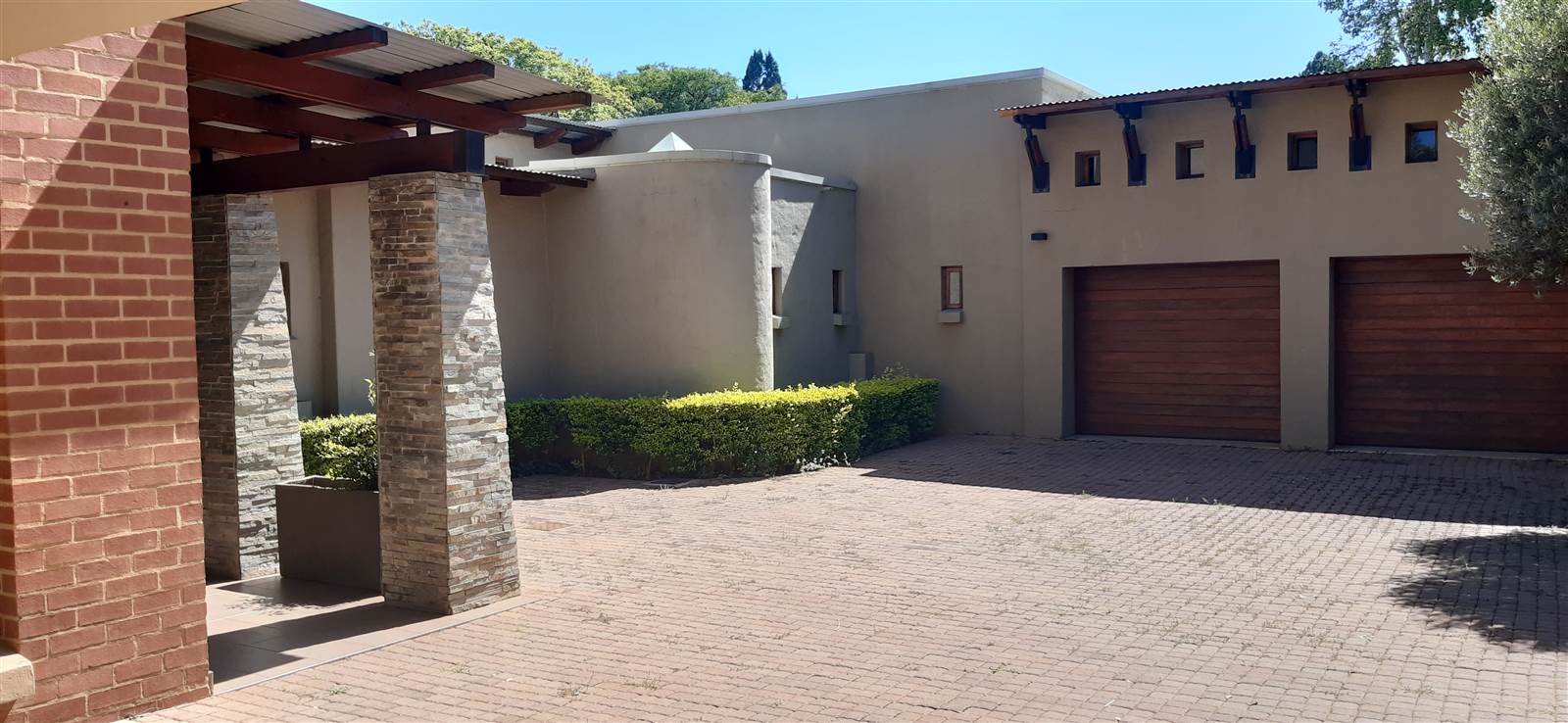 4 Bed House in Waterkloof photo number 23