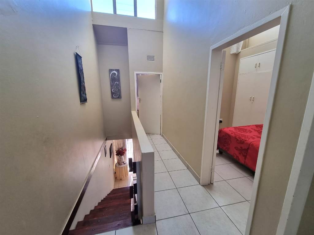 3 Bed Apartment in Krugersdorp North photo number 19