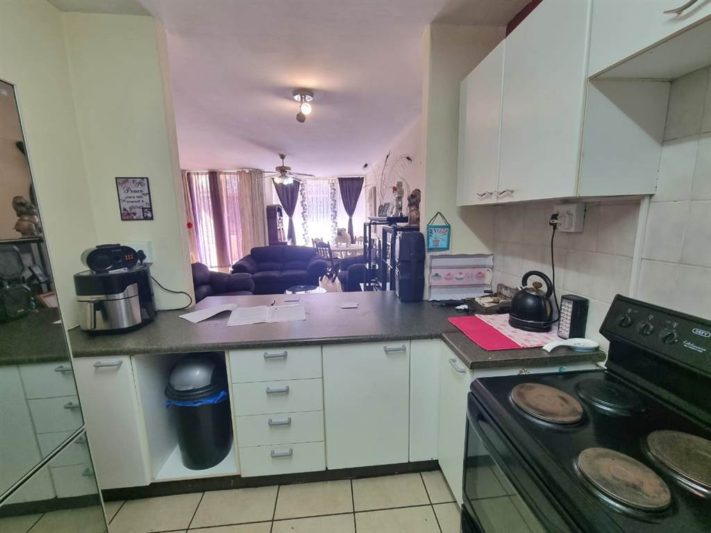 3 Bed Apartment in Krugersdorp North photo number 18