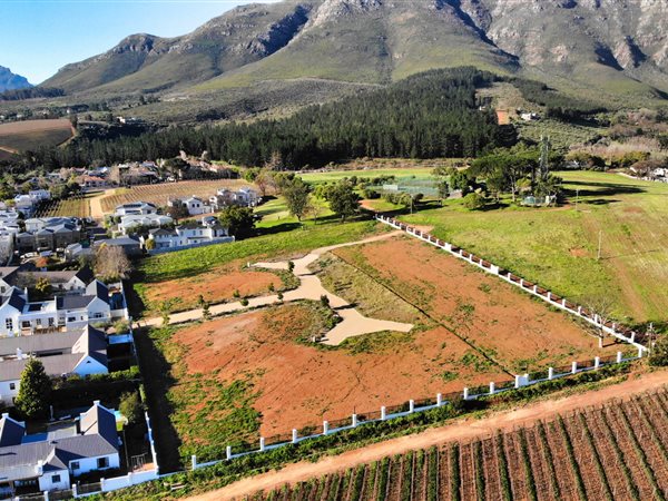 1128 m² Land available in Paradyskloof
