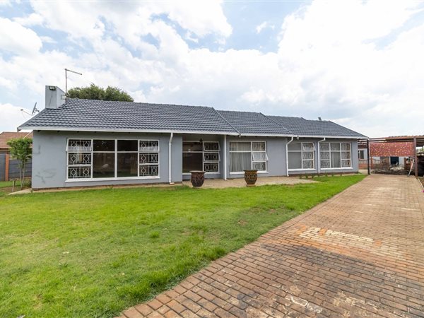 4 Bed House in Modder East