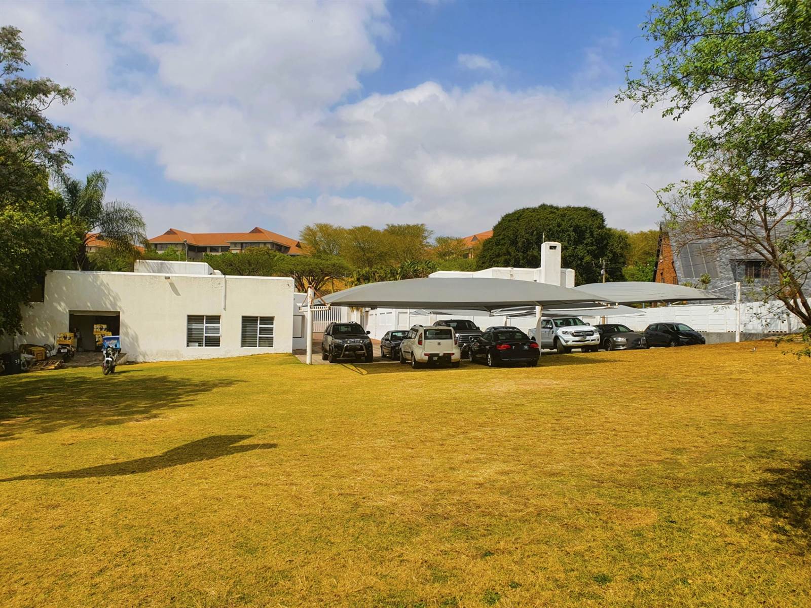 700  m² Office Space in Bryanston photo number 1