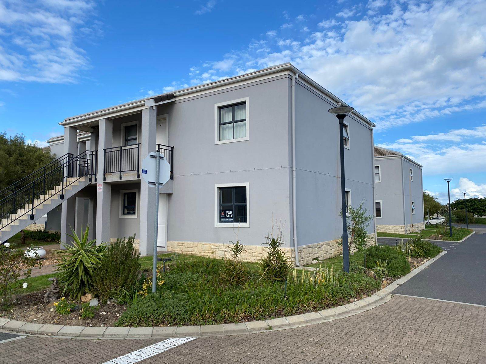 2 Bed Apartment in Somerset West Central photo number 7