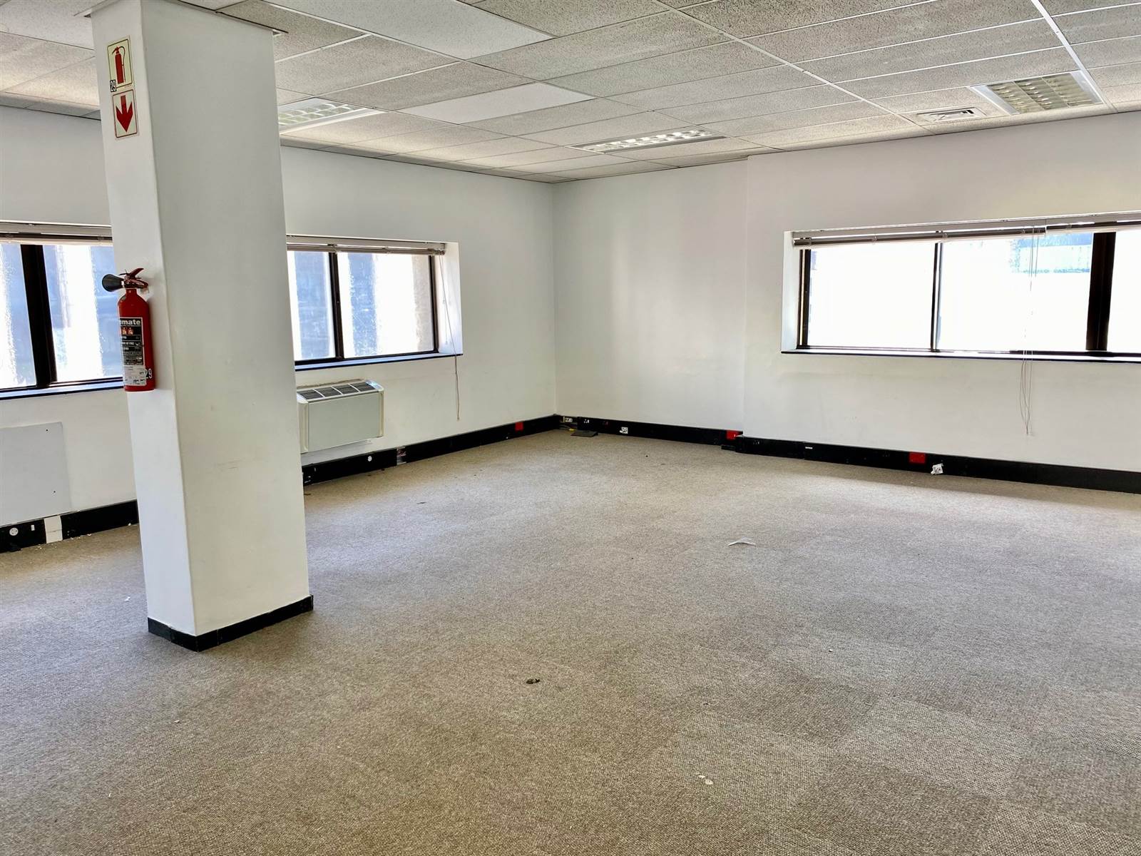 718  m² Commercial space in Cape Town City Centre photo number 15