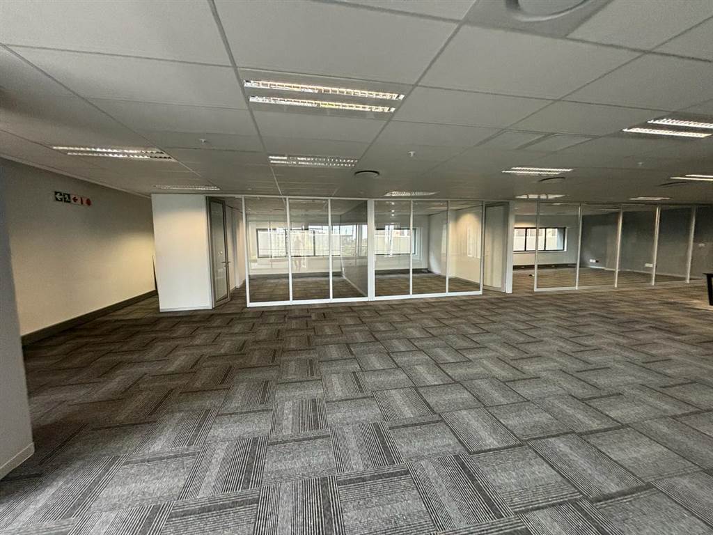 753  m² Commercial space in Rosebank photo number 24