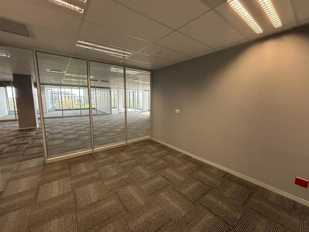 753  m² Commercial space in Rosebank photo number 30
