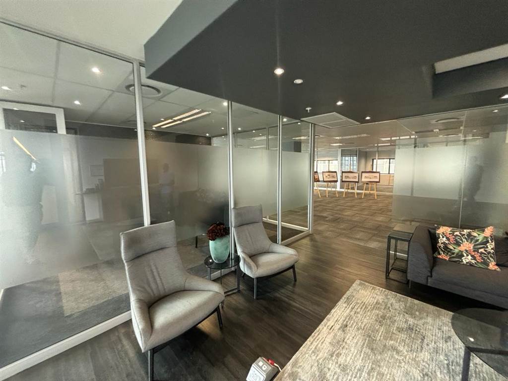 753  m² Commercial space in Rosebank photo number 16