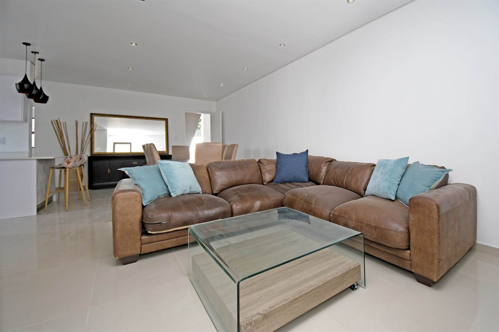 3 Bed Apartment in Bedfordview photo number 11