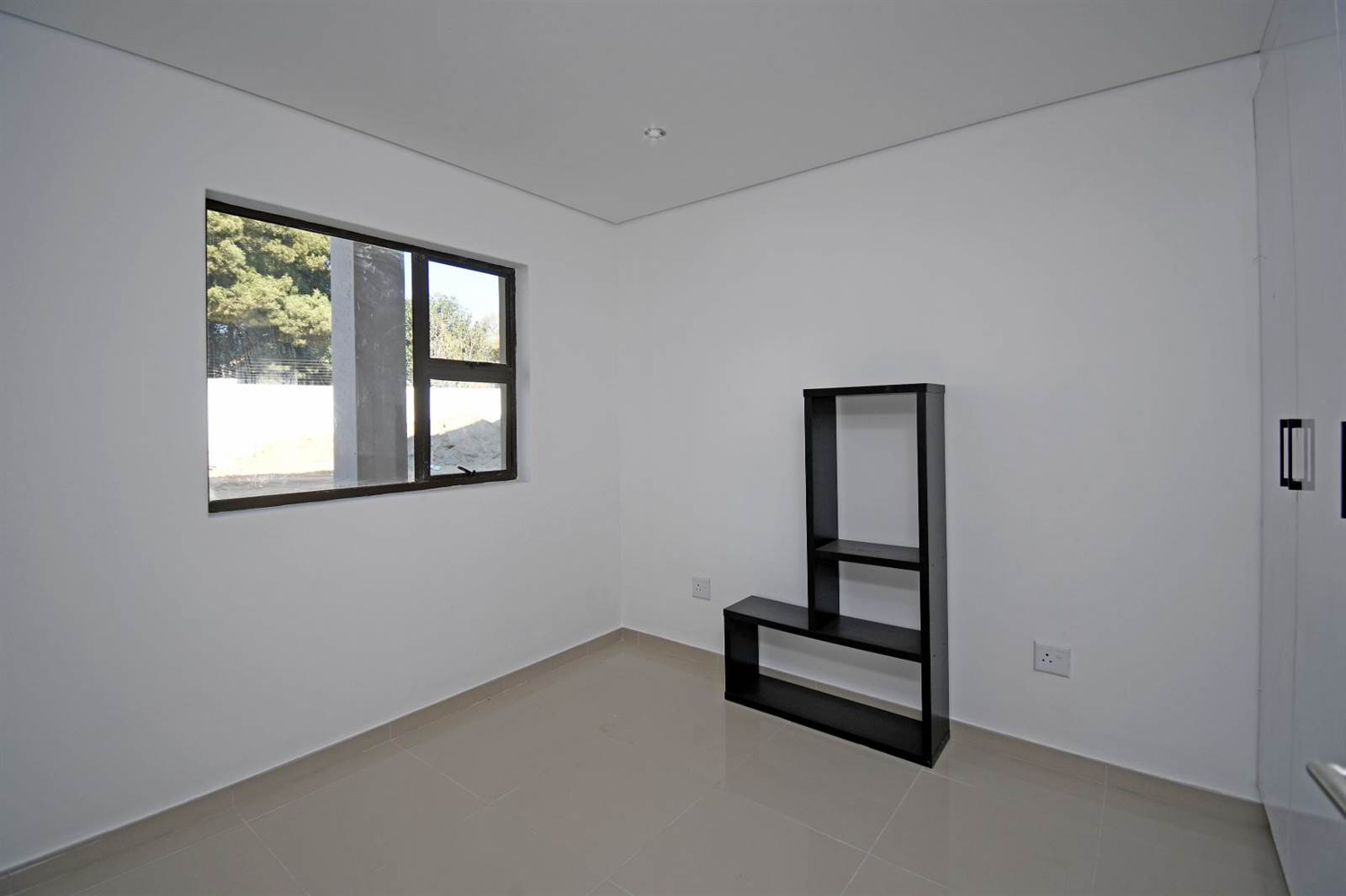 3 Bed Apartment in Bedfordview photo number 16