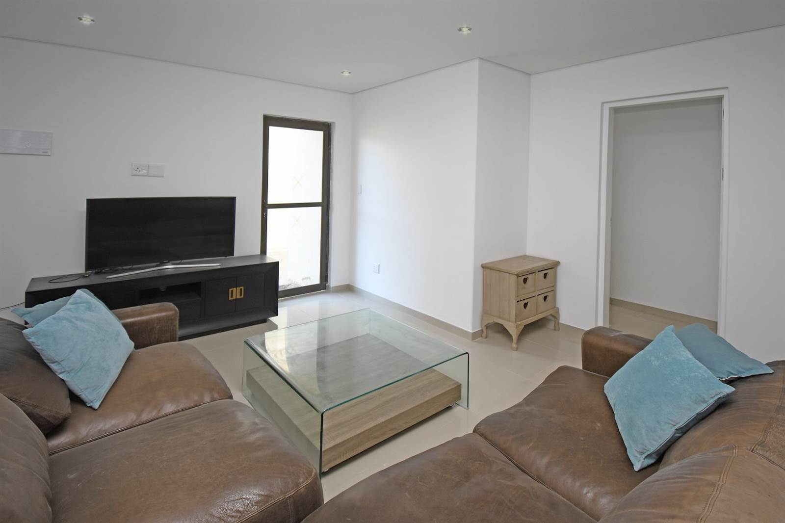 3 Bed Apartment in Bedfordview photo number 13