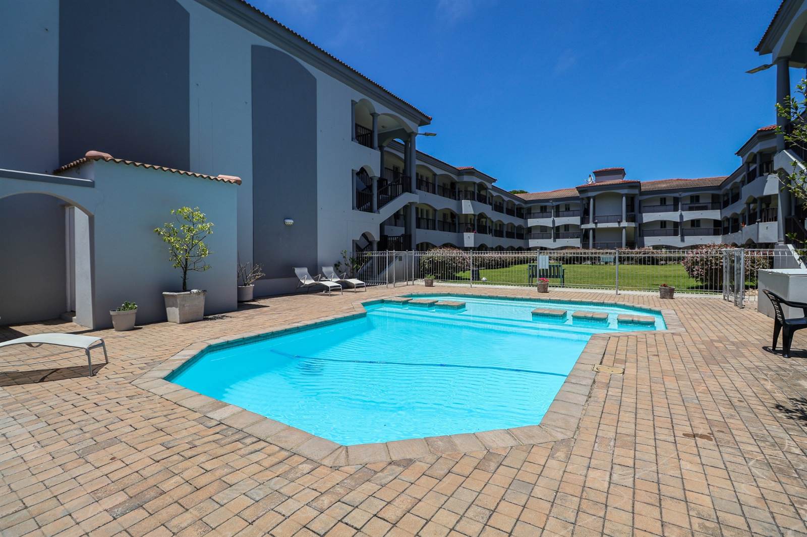 2 Bed Apartment in Upper Robberg photo number 11