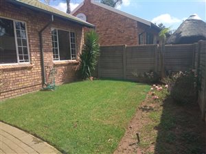 2 Bed Townhouse in Rooihuiskraal North