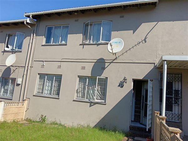 3 Bedroom Townhouse 3 Bedroom Townhouse