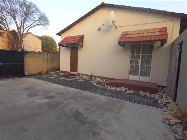 2 Bedroom Garden Cottage 2 Bedroom Garden Cottage