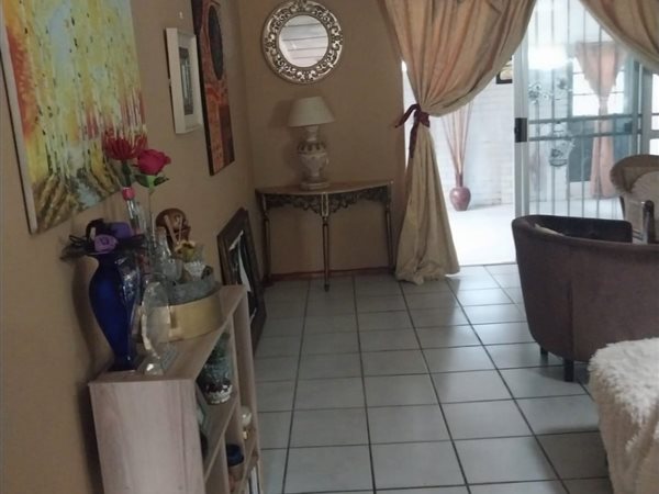 2 Bedroom House 2 Bedroom House