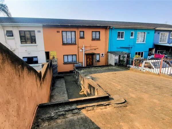 3 Bedroom Townhouse 3 Bedroom Townhouse