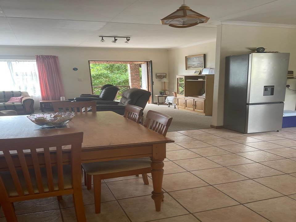 2 Bed House in Stilbaai photo number 10
