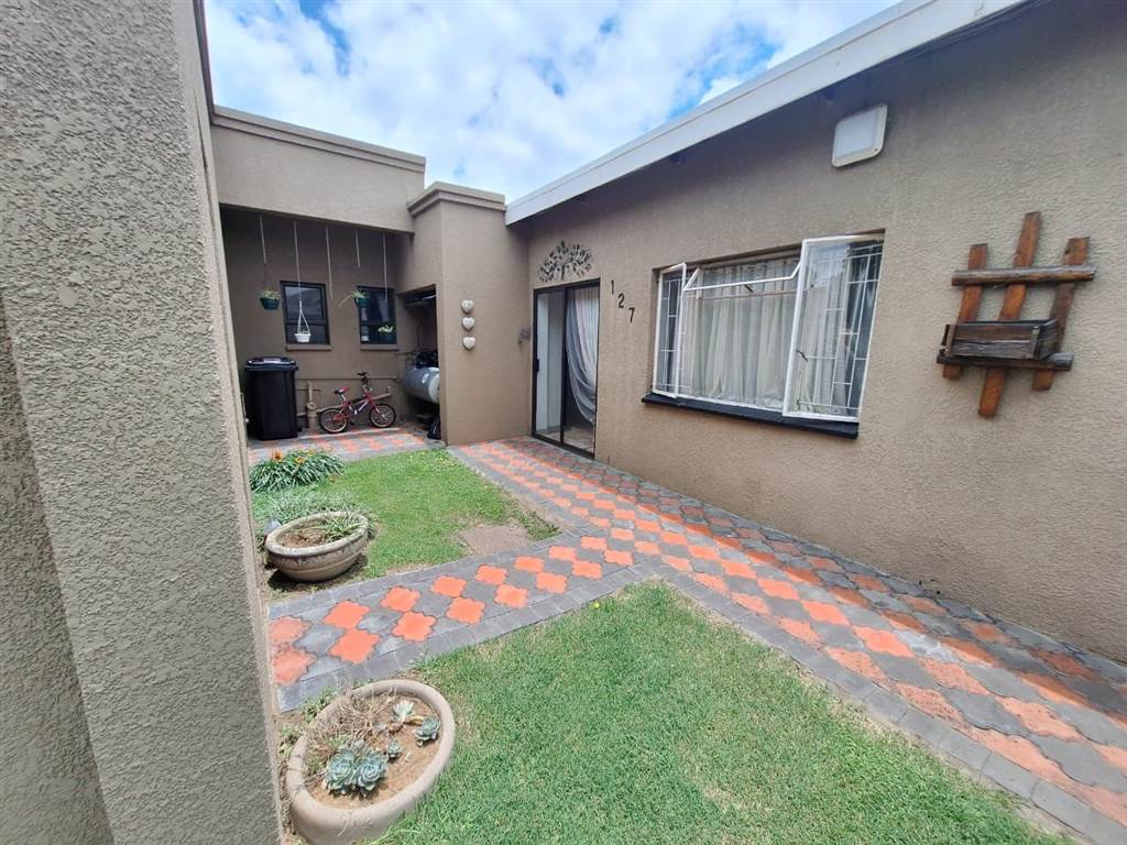 4 Bed House in Kriel photo number 4