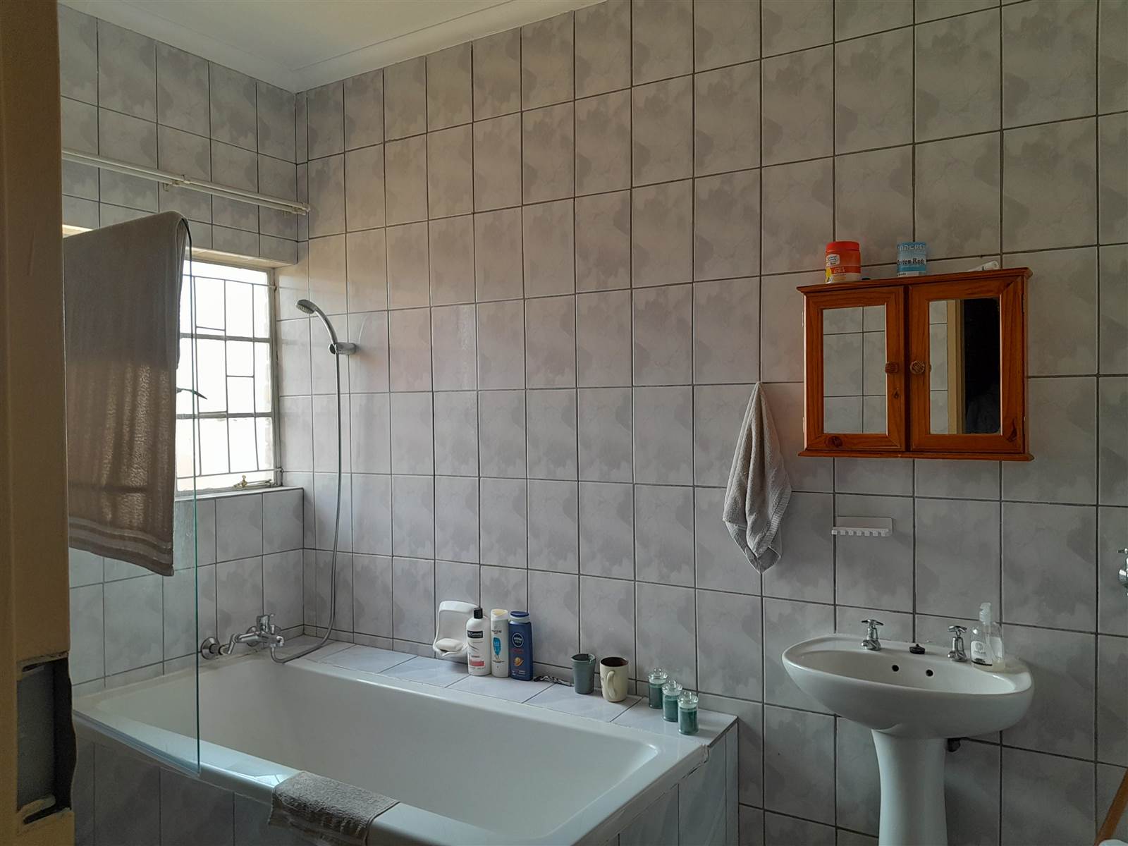 2 Bed Apartment in Trichardt photo number 5