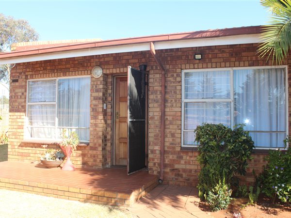 3 Bed Townhouse in Carletonville