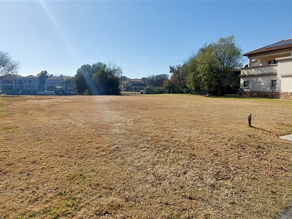 902 m² Land available in Westlake Estate