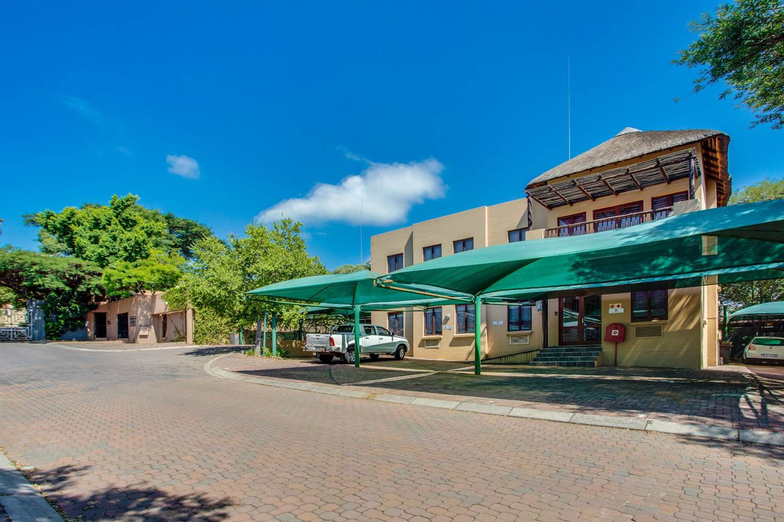 330  m² Commercial space in Lonehill photo number 20