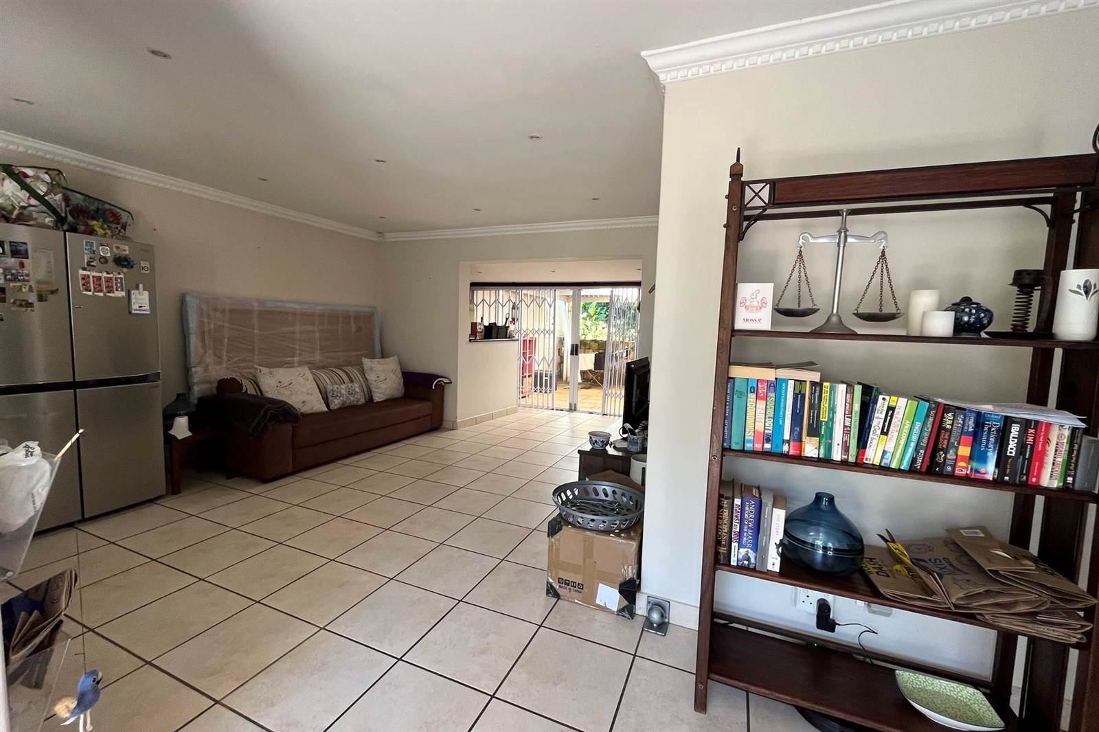2 Bed Townhouse in Umhlanga Rocks photo number 3