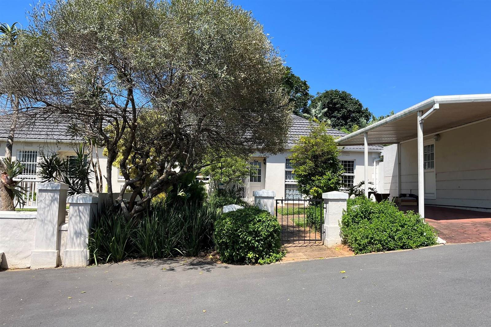 2 Bed Townhouse in Umhlanga Rocks photo number 17