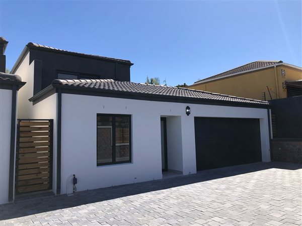 4 Bedroom House 4 Bedroom House
