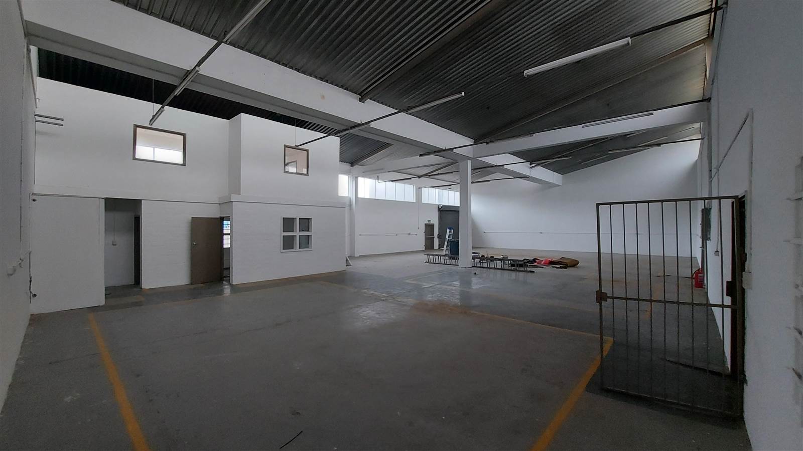 360  m² Industrial space in Maitland photo number 1