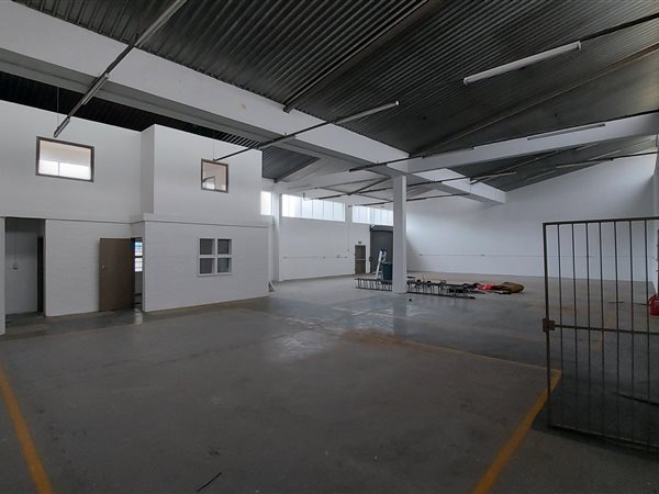 360  m² Industrial space in Maitland