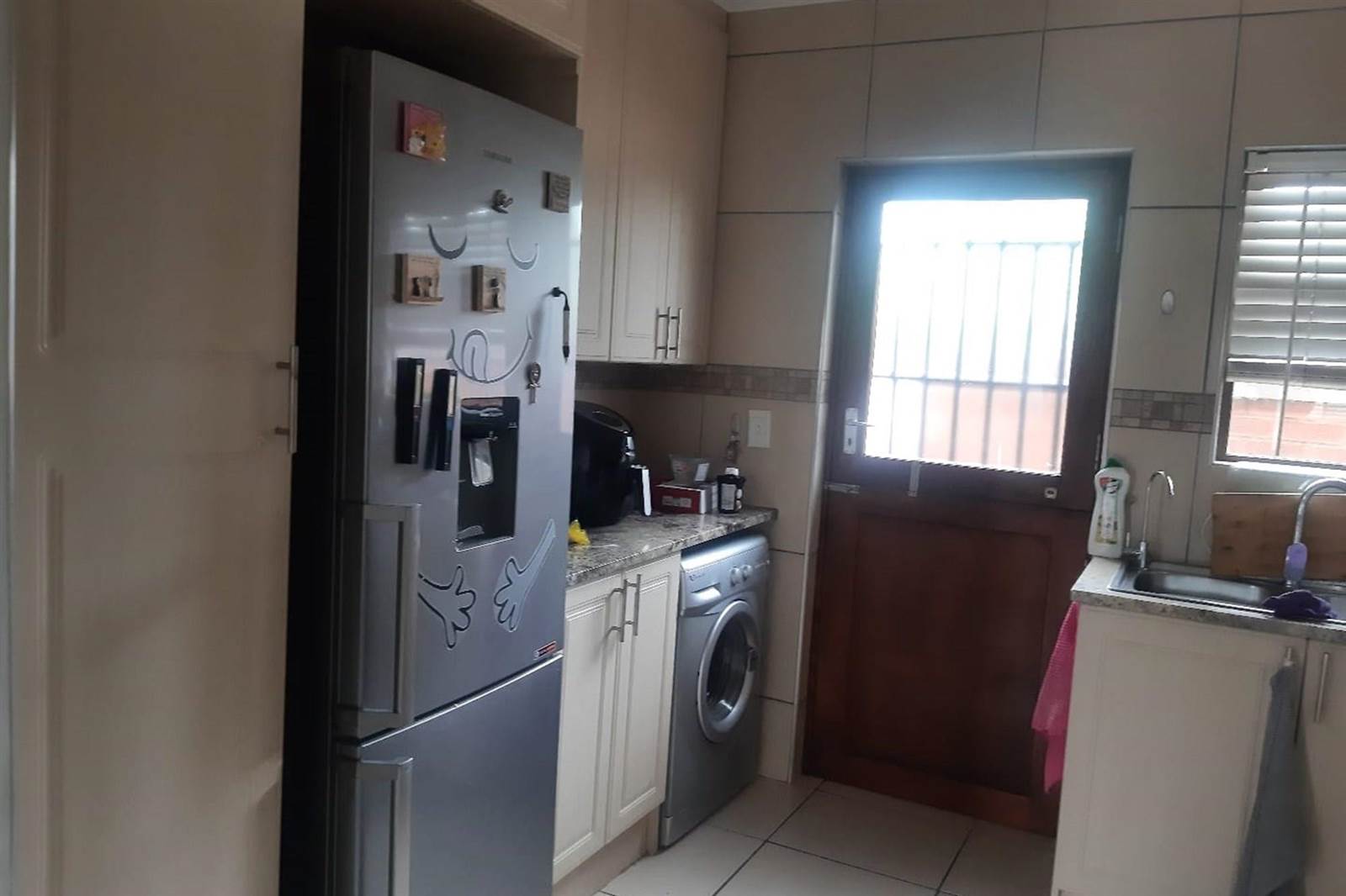 2 Bed Simplex in Douglasdale photo number 4