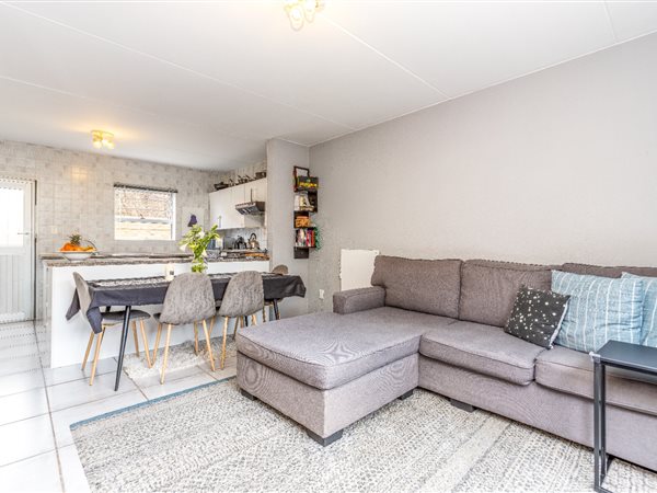 2 Bed Townhouse in Bromhof