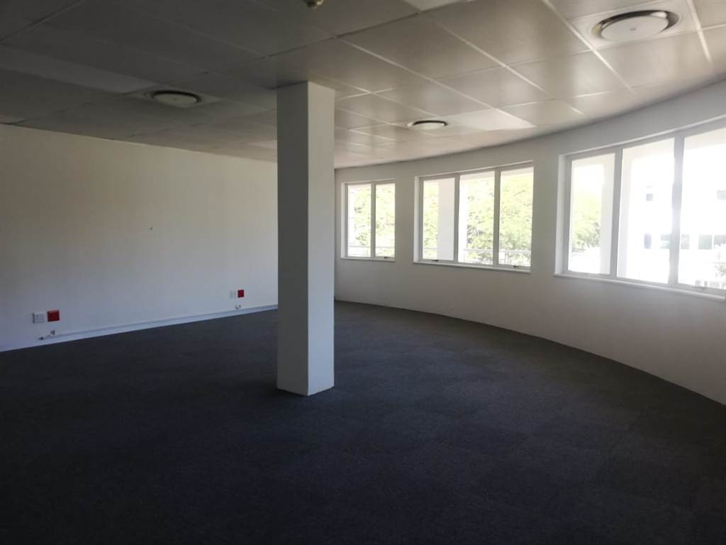 475  m² Commercial space in Morningside photo number 19